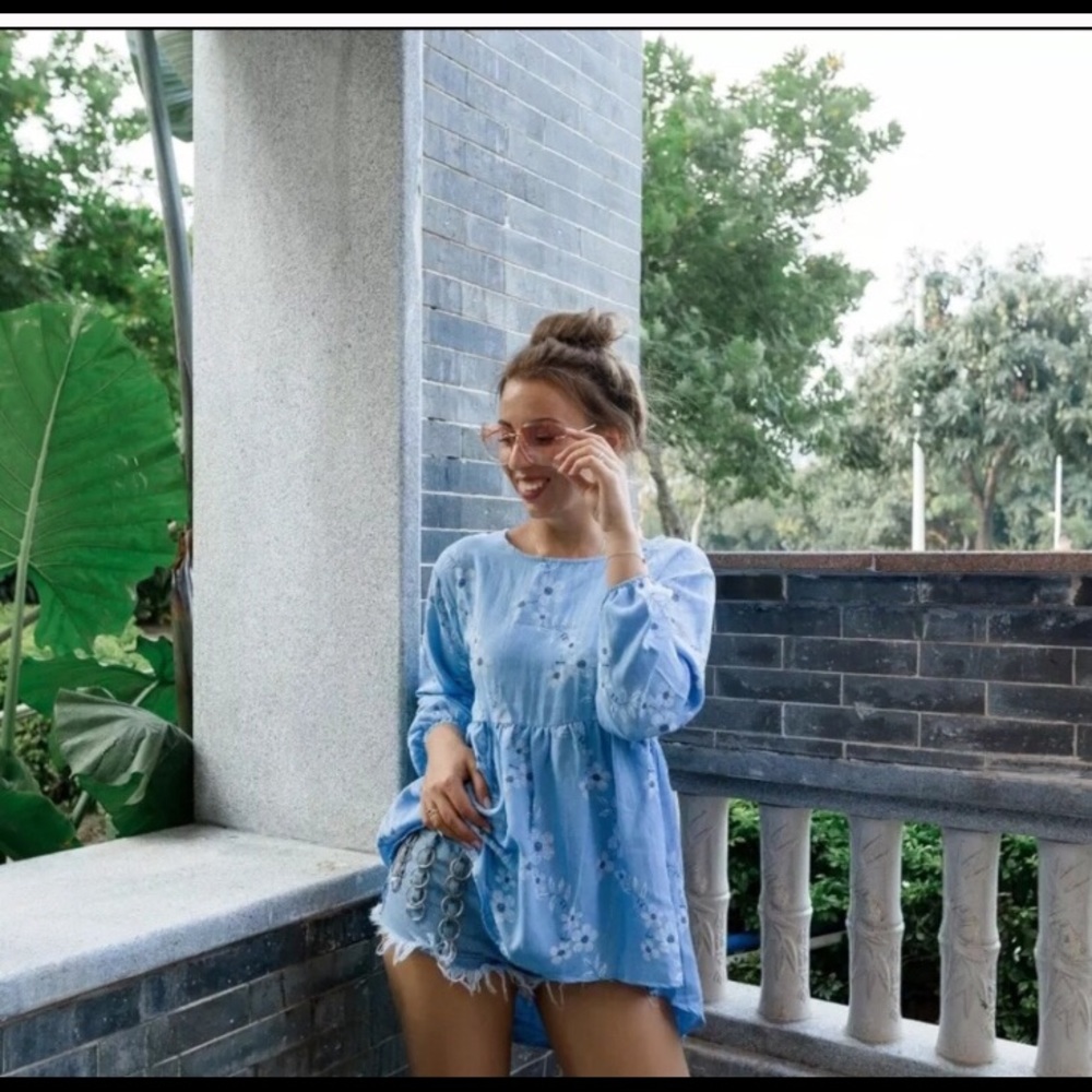 Blue blouse - Picture 2 of 6